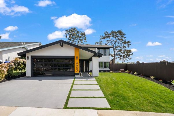 Backyard, Exterior, Facade, Modern
