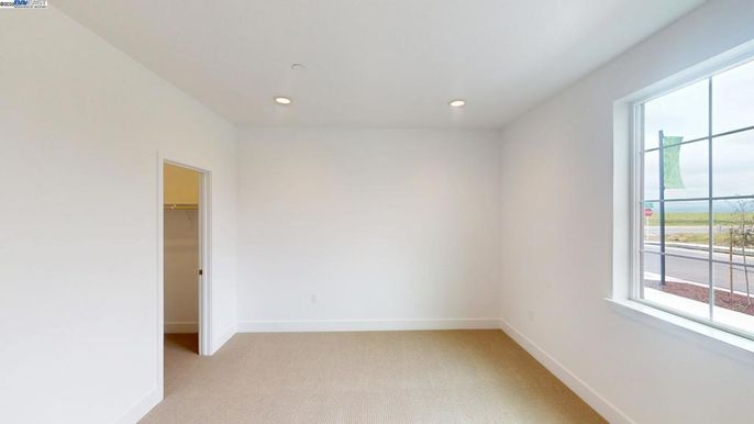 Empty room, Interior, Recessed Lighting