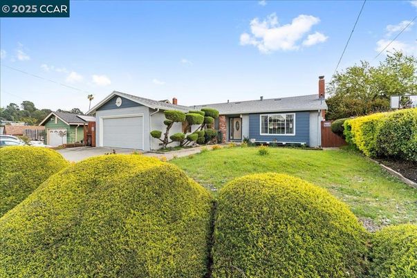 Backyard, Detached Garage, Exterior