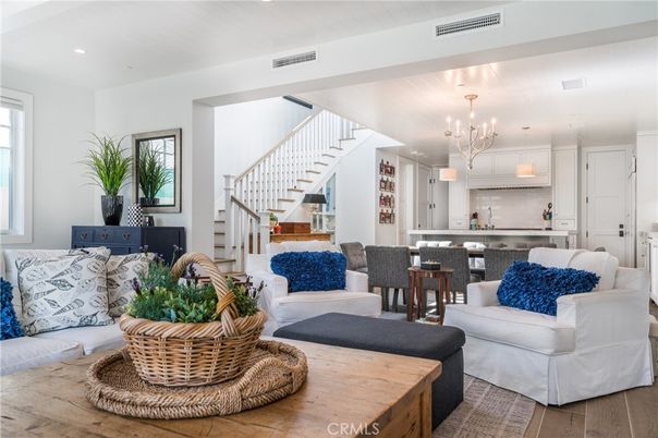 Chandelier, Interior, Kitchen, Living room, Pendant Lights, Recessed Lighting, Wood Texture Flooring