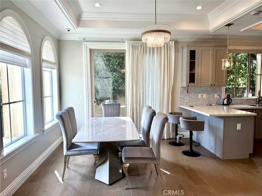 Chandelier, Dining room, Interior, Kitchen, Pendant Lights, Recessed Lighting, Wood Texture Flooring