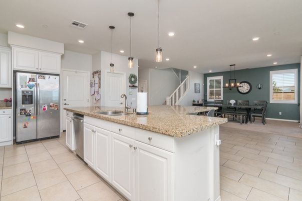 Dining room, Interior, Kitchen, Pendant Lights, Recessed Lighting, Stainless Steel Appliances