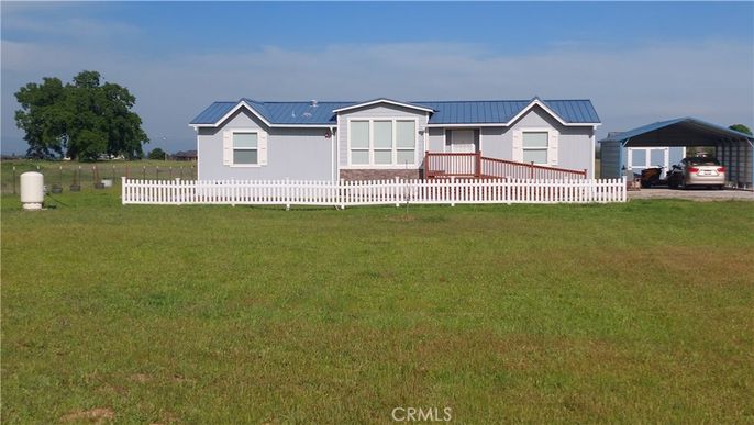 Backyard, Exterior, Facade, Ranch