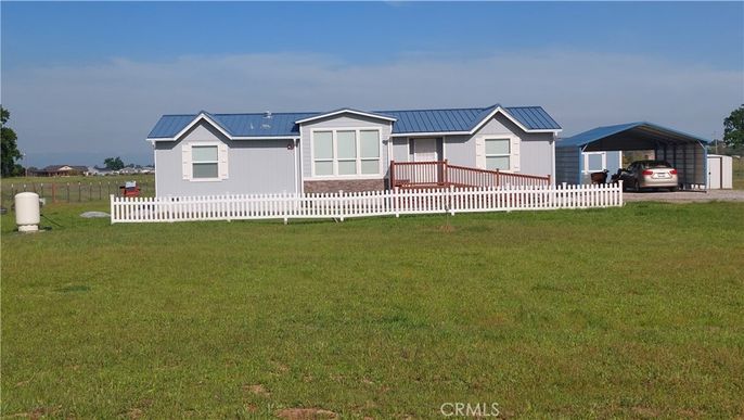 Backyard, Exterior, Facade, Ranch