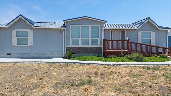 Exterior, Facade, Ranch