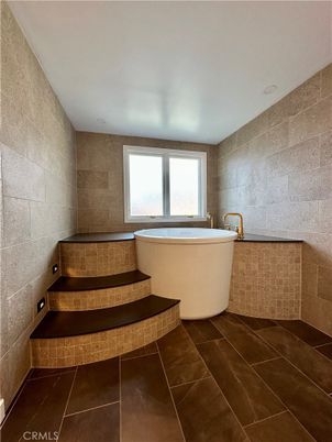 Bathroom, Free Standing Baths, Interior, Recessed Lighting