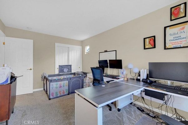 Home Office, Interior