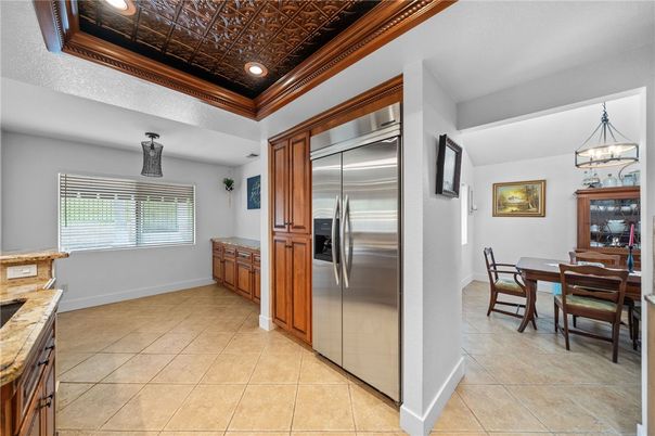 Dining room, Interior, Kitchen, Pendant Lights, Recessed Lighting, Stainless Steel Appliances