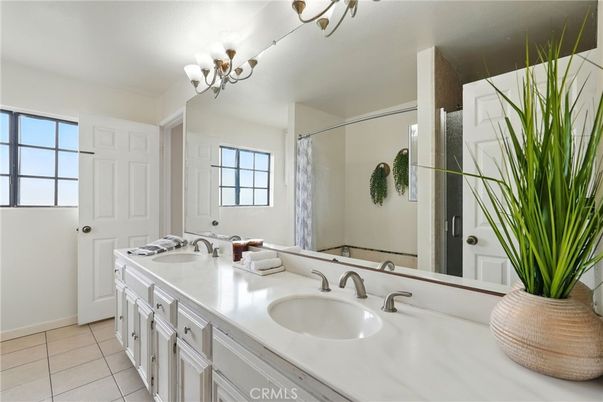 Bathroom, Dual Sink Vanities, Interior