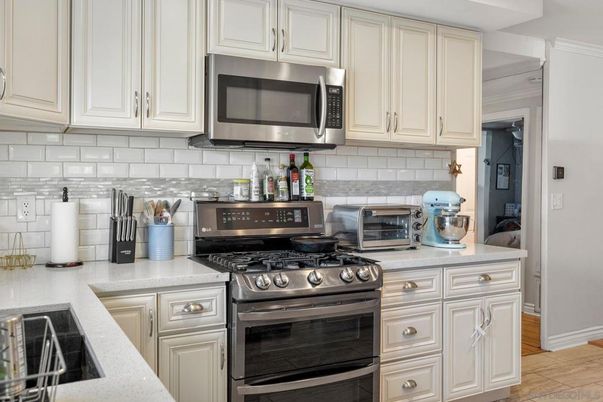 Interior, Kitchen, Stainless Steel Appliances