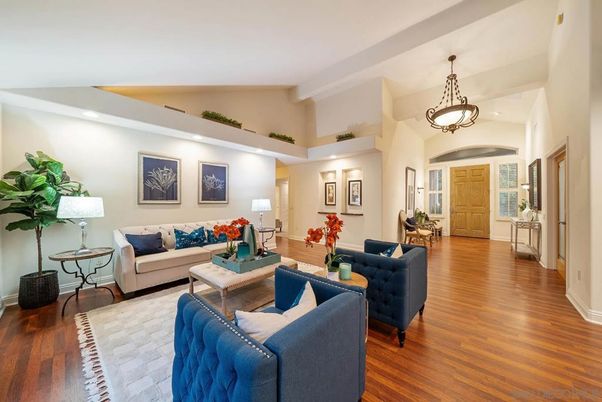 Interior, Living room, Pendant Lights, Recessed Lighting, Wood Texture Flooring