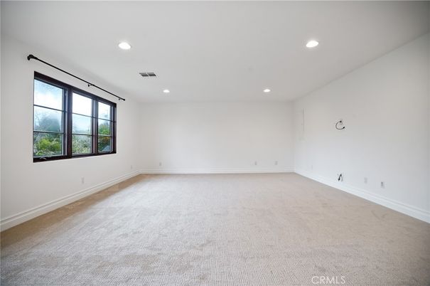 Empty room, Interior, Recessed Lighting