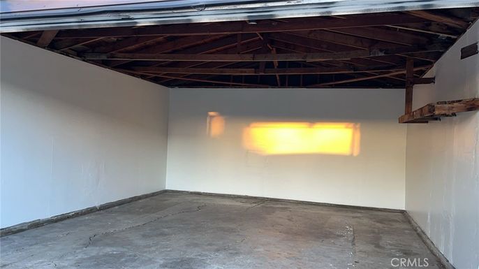 Empty room, Interior, Wooden Beams