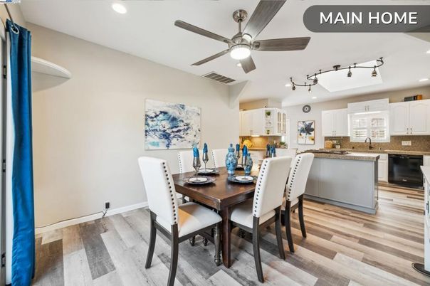 Dining room, Interior, Kitchen, Recessed Lighting, Wood Texture Flooring