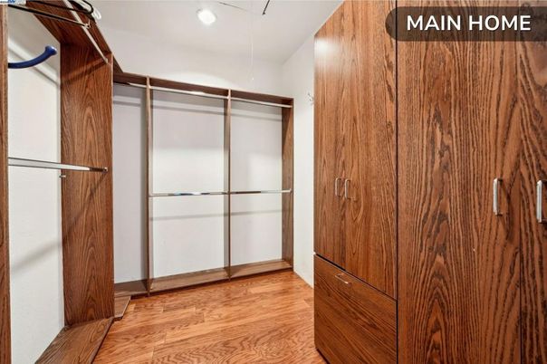 Interior, Recessed Lighting, Walk-in Closets, Wood Texture Flooring