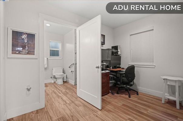 Bathroom, Home Office, Interior, Recessed Lighting, Wood Texture Flooring