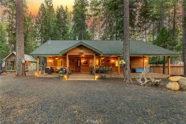 Backyard, Exterior, Facade, Log Home