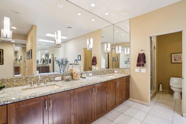Bathroom, Dual Sink Vanities, Interior, Recessed Lighting