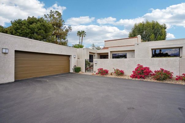 Attached, Exterior, Facade, Modern