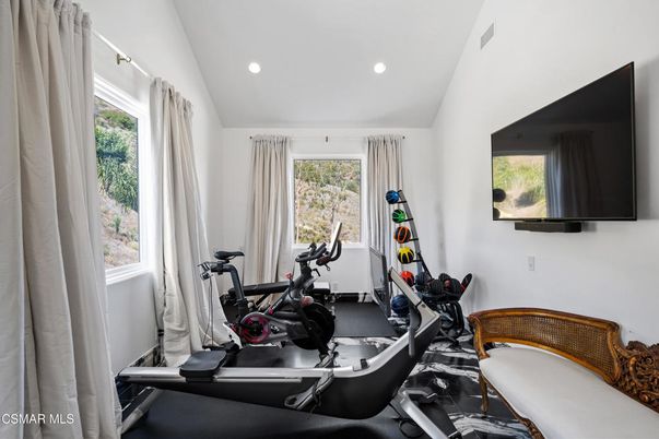 Fitness Equipment, Interior, Recessed Lighting