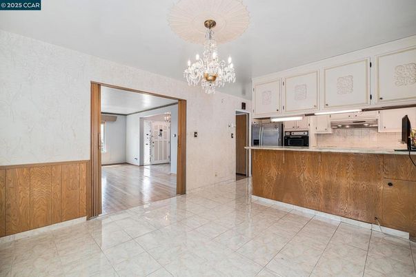 Chandelier, Interior, Kitchen, Wood Texture Flooring