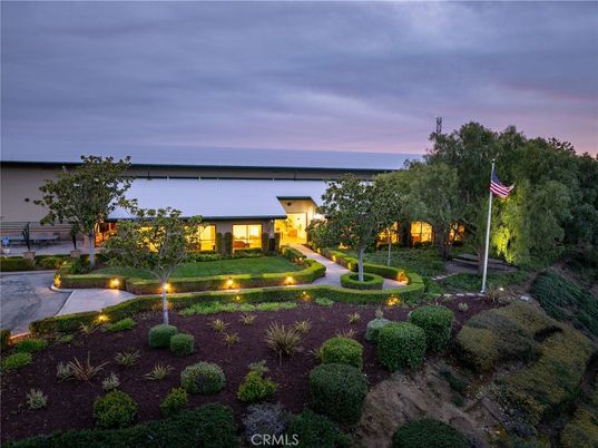 Backyard, Exterior, Facade, Modern