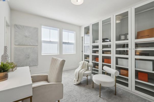 Home Office, Interior