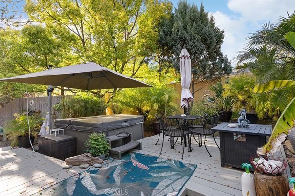 Exterior, Hot Tub