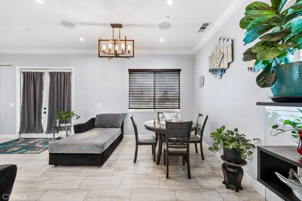 Dining room, Interior, Pendant Lights, Recessed Lighting