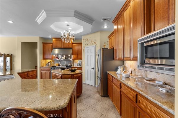 Chandelier, Interior, Kitchen, Recessed Lighting, Stainless Steel Appliances