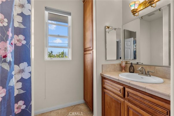 Bathroom, Interior, Tile Countertops
