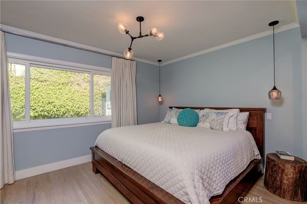 Bedroom, Interior, Pendant Lights, Wood Texture Flooring