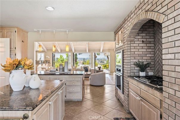 Interior, Kitchen, Living room, Pendant Lights, Recessed Lighting, Stone Walls