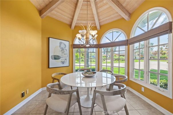 Chandelier, Dining room, Interior, Wooden Beams, Wooden Ceilings