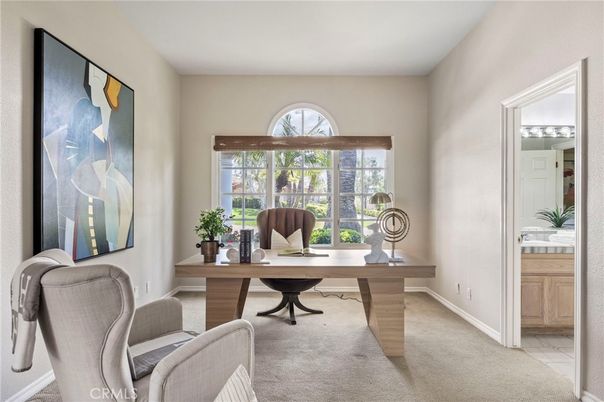 Home Office, Interior