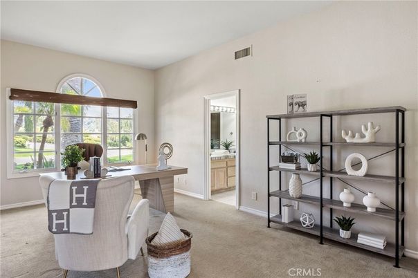 Home Office, Interior
