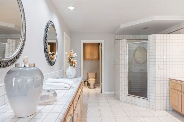 Bathroom, Interior, Recessed Lighting, Tile Countertops