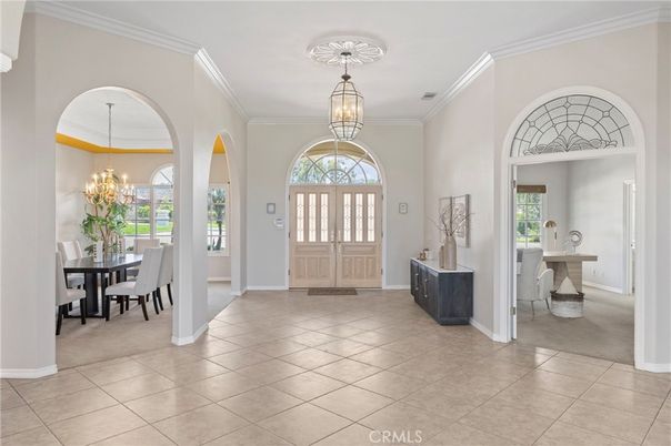 Chandelier, Dining room, Interior, Pendant Lights