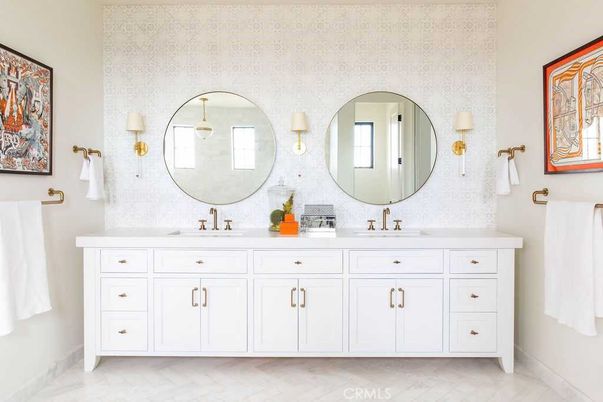 Bathroom, Dual Sink Vanities, Interior