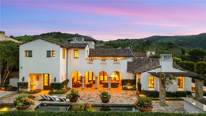 Exterior, Facade, Spanish Mediterranean