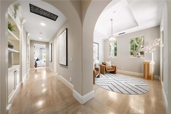 Interior, Pendant Lights, Recessed Lighting, Wood Texture Flooring