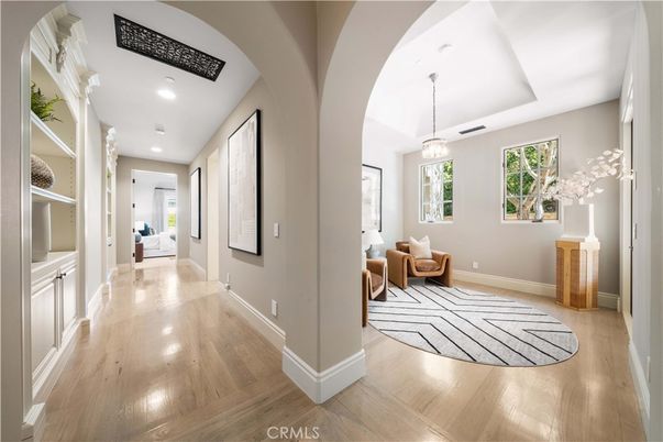 Interior, Pendant Lights, Recessed Lighting, Wood Texture Flooring