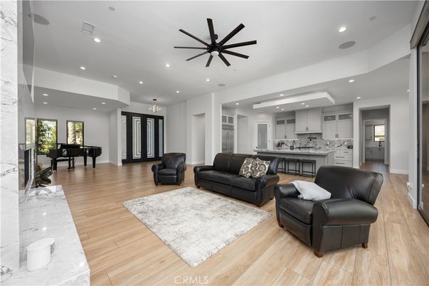 Interior, Kitchen, Living room, Pendant Lights, Piano, Recessed Lighting, Wood Texture Flooring