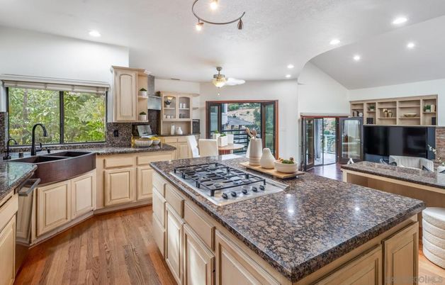 Dining room, Interior, Kitchen, Recessed Lighting, Wood Texture Flooring