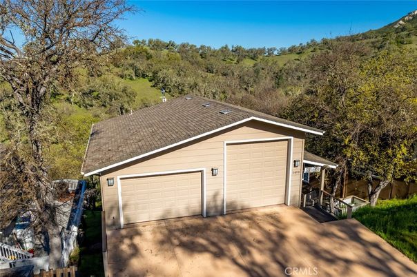 Detached Garage, Exterior