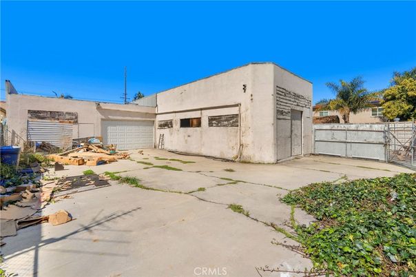 Backyard, Detached Garage, Exterior