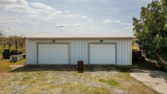 Detached Garage, Exterior