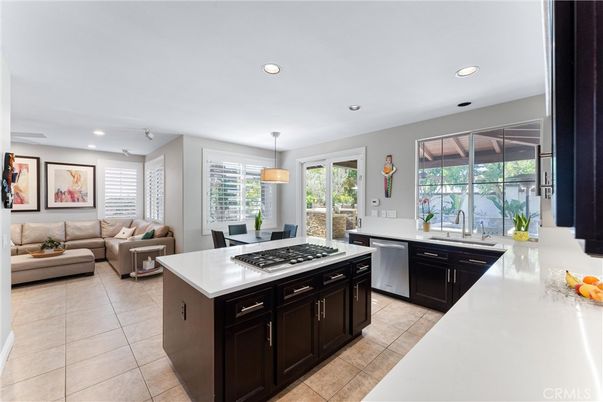 Interior, Kitchen, Living room, Pendant Lights, Recessed Lighting, Stainless Steel Appliances