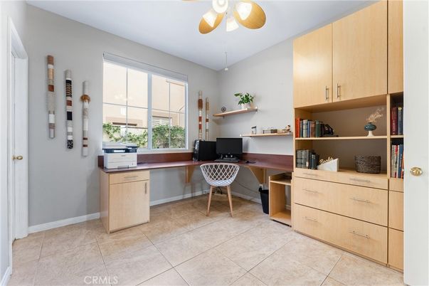 Home Office, Interior