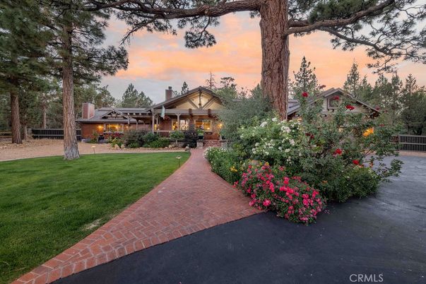 Backyard, Exterior, Facade, Solar Panels, Log Home